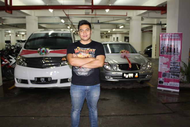 alphard_dan_mercy_mobil_pengantin_decorasi_mewah_mobil_elegan