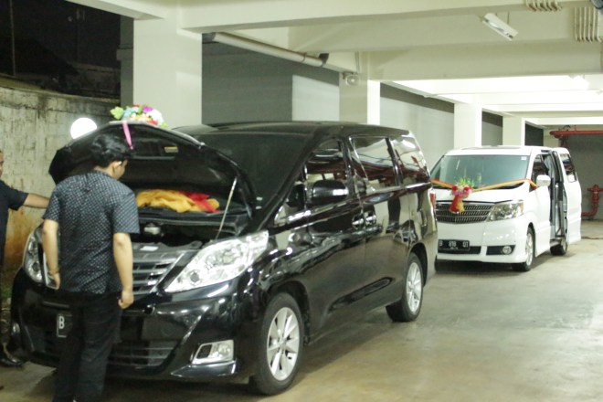 harga_sewa_alphard_vellfire_wedding_car_paling_murah_plus_decor