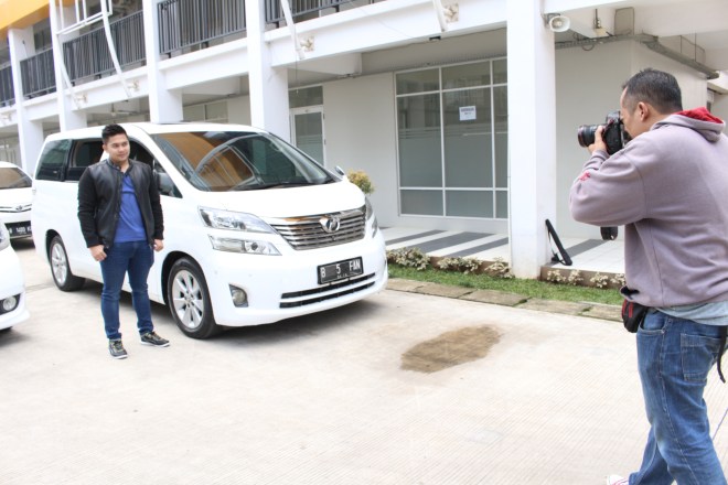 list_harga_sewa_mobil_alphard_vellfire_hitam_putih_murah_dibintaro_jagakarsa_kemang_senayan