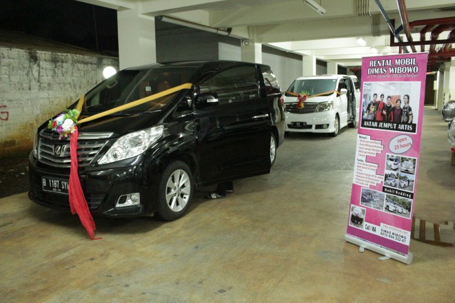 mobil_alphard_vellfire_untuk_wedding_plus_dekor_discount_melimpah_jabodetabek
