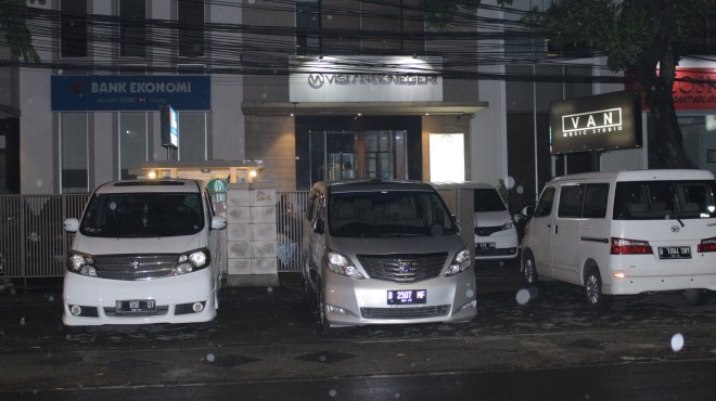rental_mobil_alphard_vellfire_golden_bird_murah_meriah_terjangkau