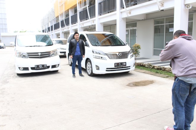 sewa_alphard_vellfire_putih_hitam_untuk_antar_jemput_bandara_termurah_sejabodetabek_terpercaya