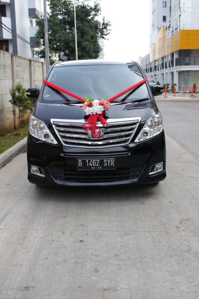 tarif_sewa_mobil_toyota_alphard_vellfire_untuk_antar_jemput_bandara_murah_meriah