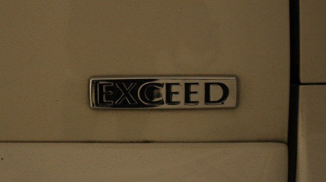 tempat_rental_mobil_mewah_untuk_touring_wedding_antar_jemput_bandara_termurah